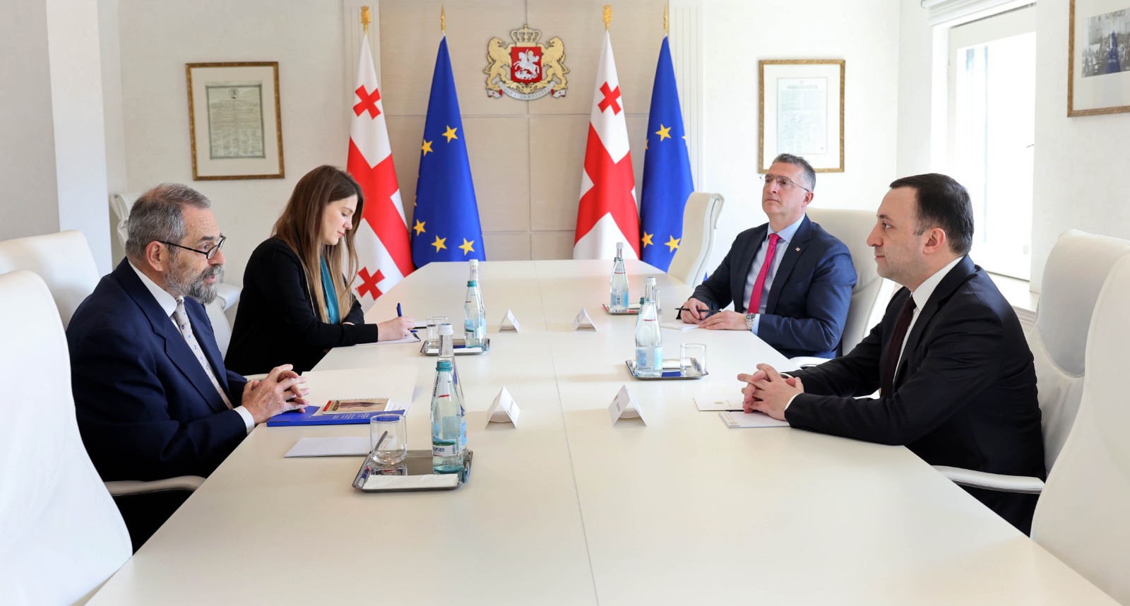 პრემიერ-მინისტრი ირაკლი ღარიბაშვილი საქართველოში ევროკავშირის სადამკვირვებლო მისიის ახალ ხელმძღვანელს შეხვდა