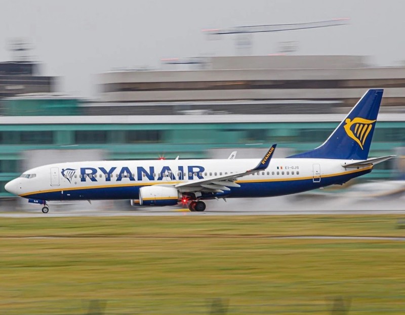 Ryanair-მა ავიაბილეთების საშუალო ფასი 24%-ით გაზარდა