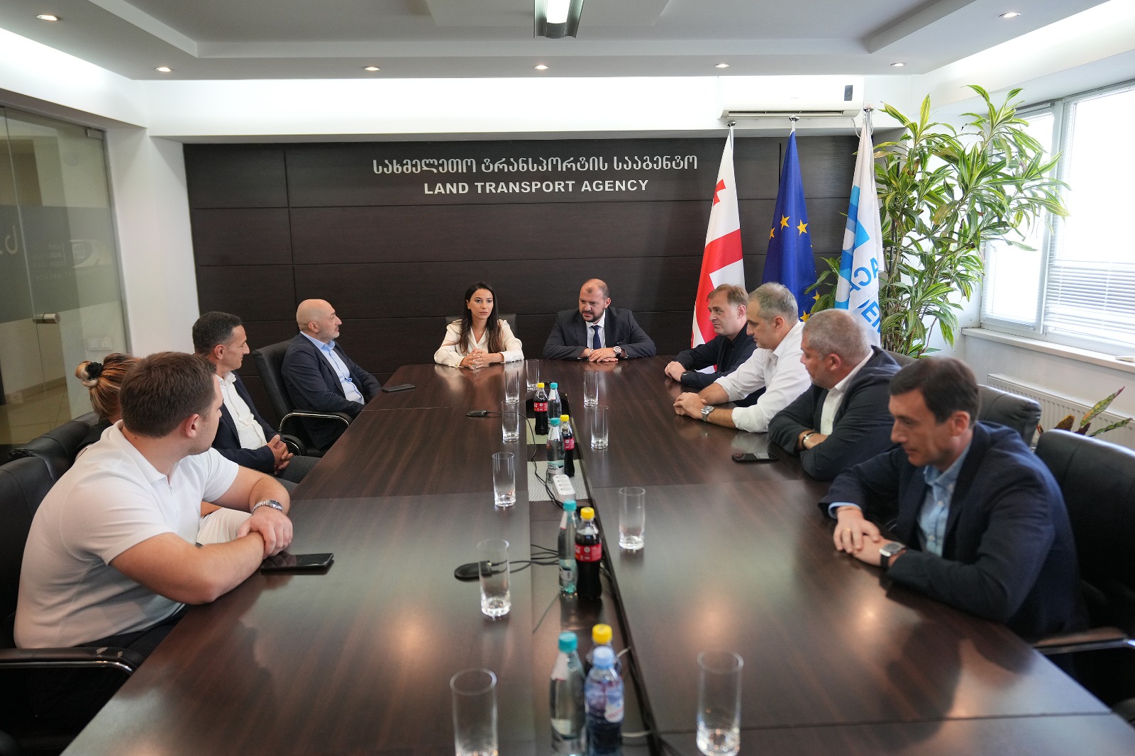ეკონომიკისა და მდგრადი განვითარების მინისტრმა მარიამ ქვრივიშვილმა საქართველოს სახმელეთო ტრანსპორტის სააგენტოს ხელმძღვანელად ბაკურ მიქაძე წარადგინა