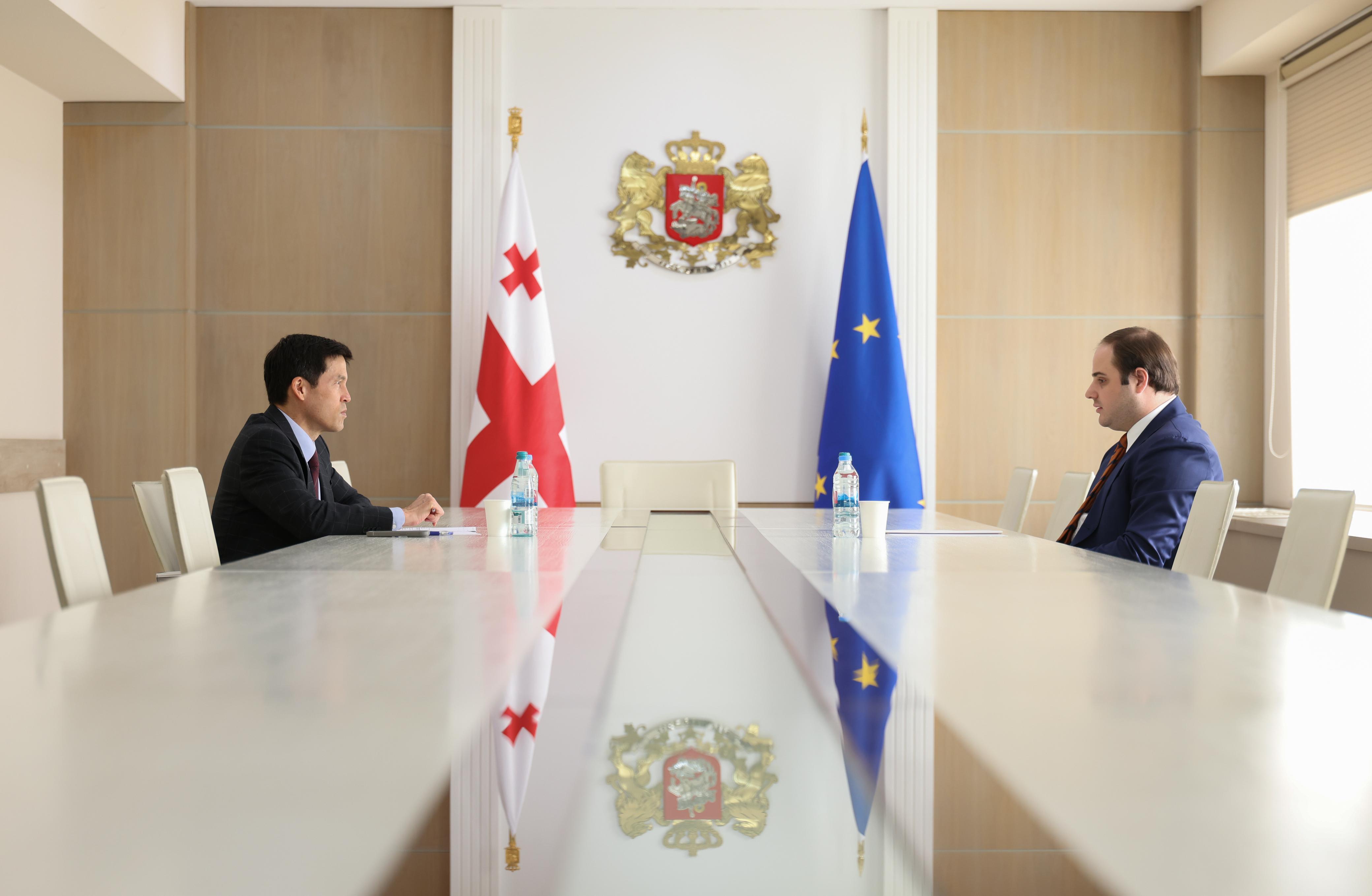 მთავრობის ადმინისტრაციის უფროსი ლევან ჟორჟოლიანი საერთაშორისო სავალუტო ფონდის მუდმივ წარმომადგენელ ენდრიუ ჯუველს შეხვდა