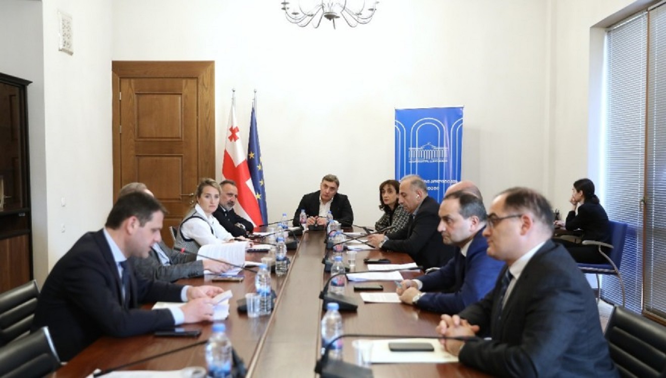 ბიზნესომბუდსმენის აპარატი უქმდება, კანონმდებლობით დადგენილ შესაბამის პროცედურებს კი ეკონომიკის სამინისტრო განახორციელებს - კომიტეტმა კანონპროექტს მხარი დაუჭირა
