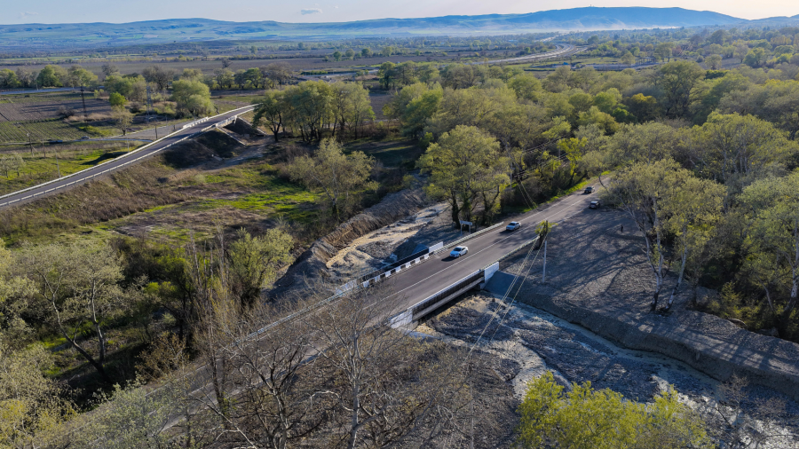 თბილისი-ბაკურციხე-ლაგოდეხის გზაზე ახალი ხიდის მშენებლობა დასრულდა