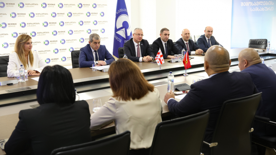 შემოსავლების სამსახურის უფროსმა, მიხეილ მაღლაკელიძემ ყირგიზეთის საგადასახადო ადმინისტრაციის წარმომადგენლებს უმასპინძლა