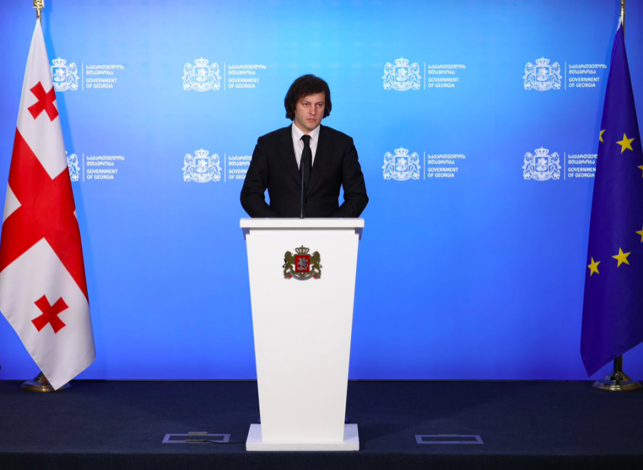 მოთხოვნა ჩვენს სატრანსპორტო დერეფანზე ძალიან სწრაფად იზრდება, ჩვენი ამოცანაა, ამ მოთხოვნას თანამედროვე ინფრასტრუქტურით ვუპასუხოთ, სწორედ ამიტომ, ვაგრძელებთ ქვეყნის სატრანსპორტო ქსელის სრულ მოდერნიზაციას - ვაფართოებთ პორტებს, ვაშენებთ ანაკლიის ღრმაწყლოვან ნავსადგურს, ვაახლებთ სარკინიგზო და საგზაო მაგისტრალებს, ფოთის პორტის ახალი ნავმისადგომის მშენებლობა ამ სტრატეგიული ხედვის განუყოფელი ნაწილია l პრემიერი