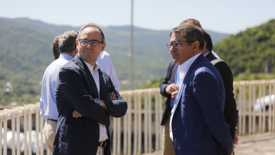 სემეკი შესანიშნავად მუშაობს, მჭიდრო თანამშრომლობა გვაქვს წყლის სატრიფო სტრუქტურის შემუშავების ნაწილში, ისეთი ტარიფის შემუშავების ნაწილში რომელიც უზრუნველყოფბს სათანადო ინვესტიციას და პარალელურად ფინასურ ხელმისაწვდომობას - ხოსე ენრიკე ბოფილი
