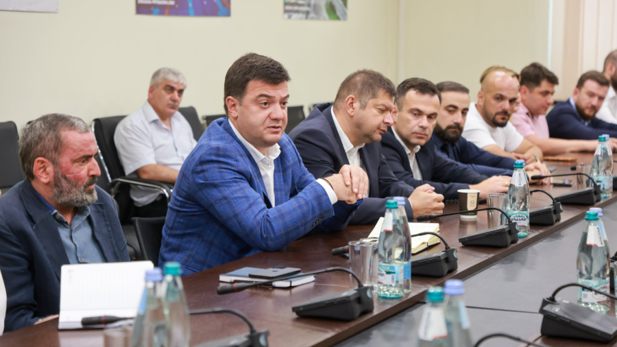 ინფრასტრუქტურის სამინისტროში წყალმომარაგებისა და წყალარინების სექტორში მომუშავე კომპანიებთან სამუშაო შეხვედრა გაიმართა