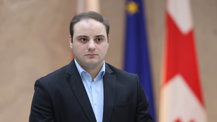 Students, graduates participating in internship program to deepen theoretical knowledge, gain practical experience - Government Administration Head