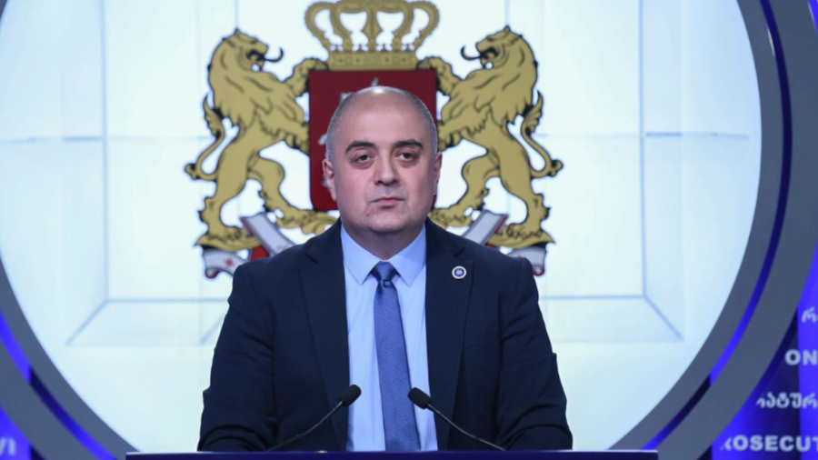 საქართველოს პროკურატურამ განსაკუთრებით დიდი ოდენობით ქრთამის, წინასწარი შეთანხმებით ჯგუფის მიერ აღების ფაქტზე, საქართველოს ყოფილ პრემიერ-მინისტრ ირაკლი ღარიბაშვილს ბრალდება წარუდგინა