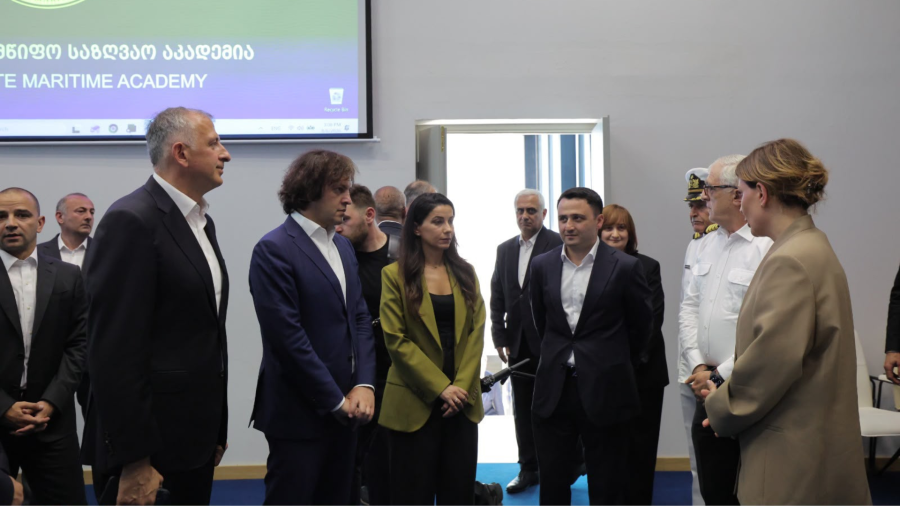 საქართველოს პრემიერ-მინისტრმა ირაკლი კობახიძემ, ეკონომიკისა და მდგრადი განვითარების მინისტრ მარიამ ქვრივიშვილთან და აჭარის ავტონომიური რესპუბლიკის მთავრობის თავმჯდომარე ზურაბ პატარაძესთან ერთად, ბათუმის სახელმწიფო საზღვაო აკადემიაში განახლებული სასწავლო და საწვრთნელი ინფრასტრუქტურა დაათვალიერა