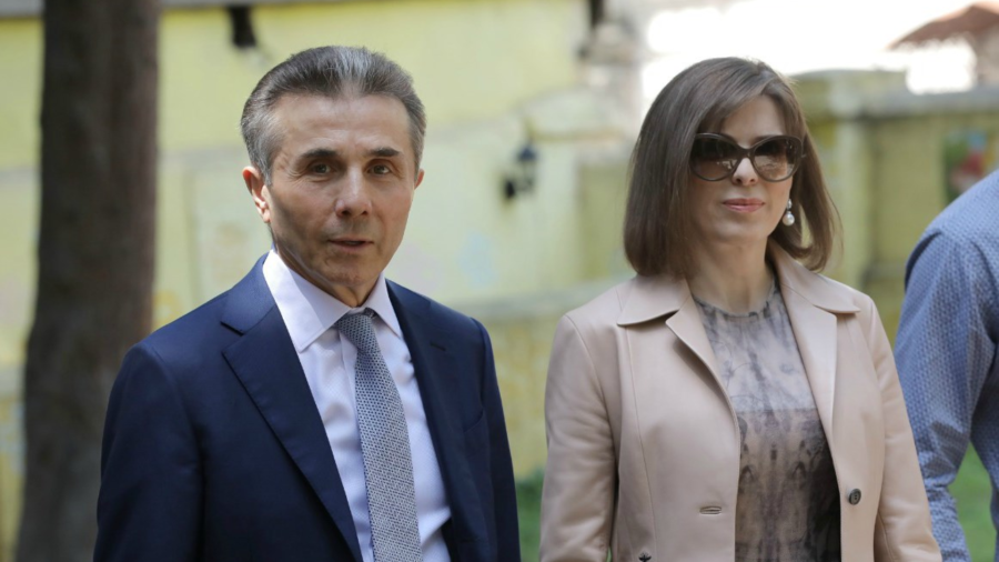 ღრმა მწუხარებას გამოვხატავთ ცნობილი ქართველი ჟურნალისტისა და ფოტოხელოვანის, ბადრი ვადაჭკორიას გარდაცვალების გამო - ბატონი ბადრი იყო ღირსეული და კეთილშობილი პიროვნება, გარდა ამისა, იგი ქართული ჟურნალისტიკისა და ფოტოგრაფიის მემატიანეც იყო l ბიძინა და ეკატერინა ივანიშვილები