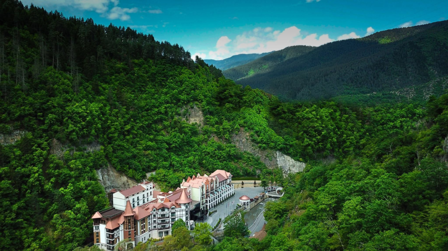 Crowne Plaza Borjomi ზაფხულის სეზონის შედეგებსა და წლის დარჩენილი პერიოდის გეგმებზე