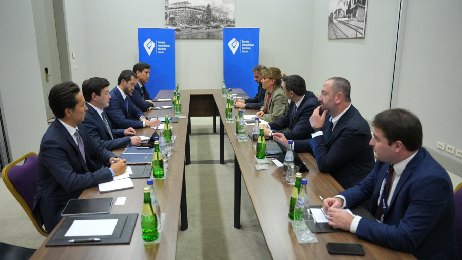 თამარ იოსელიანი ყაზახეთის რკინიგზის დირექტორთა საბჭოს თავმჯდომარის მოადგილეს ერლან კოიშიბაევს შეხვდა