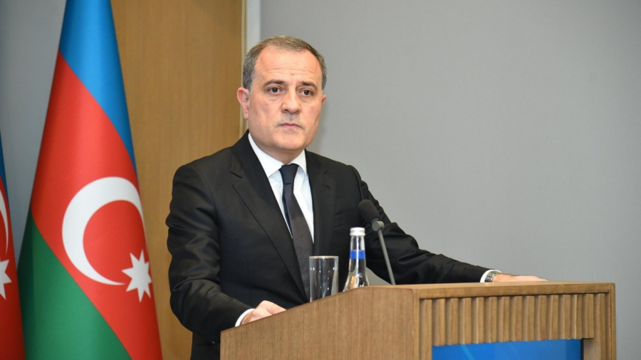 „ტრამპის მარშრუტის“ შესახებ ძირითადი მოლაპარაკებები აშშ-სა და სომხეთს შორის მიმდინარეობს, თუმცა მისი განხორციელება აზერბაიჯანის მონაწილეობის გარეშე შეუძლებელია - აზერბაიჯანის საგარეო საქმეთა მინისტრი
