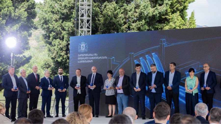 სემეკის წარმომადგენელს ენერგეტიკოსის საპატიო ჯილდო გადაეცა