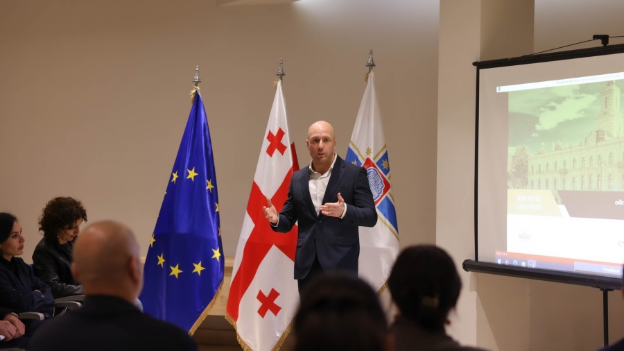 თბილისის საკრებულოს სახელდებისა და სიმბოლიკის კომისიის თავმჯდომარემ ლევან აბაშიძემ ერთწლიანი მუშაობის ანგარიში წარმოადგინა