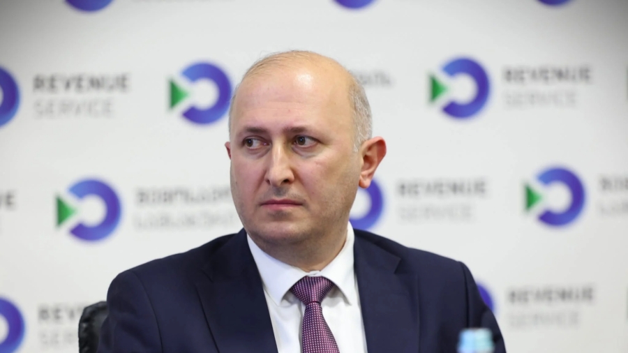 როგორ უნდა მოიქცეს ფიზიკური პირი, რომელიც ფლობს მიწას მაგრამ მისი შემოსავალი არის 40 000 ლარიდან 100 000 ლარის ზღვარში და რა შეღავათები არსებობს მიწის ფლობის შემთხვევაში | ლევან დგებუაძე საგადასახადო კოდექსში განხორციელებული ცვლილებზე