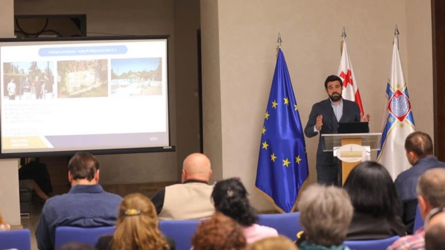 მამუკა ხაბარელმა საკრებულოში 2025-2026 წლებში გაწეული საქმიანობის შესახებ ანგარიში წარადგინა