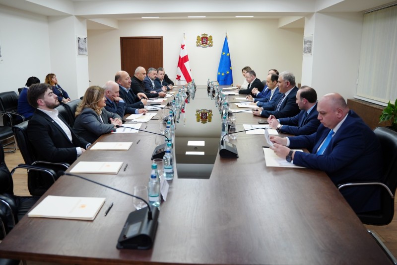 ჯანდაცვის სამინისტროში, მიხეილ სარჯველაძის ხელმძღვანელობით, სოციალური პარტნიორობის სამმხრივი კომისიის სხდომა გაიმართა